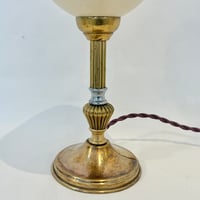 Image 4 of Lampe oeuf d'autruche sur pied en en laiton Empire - Pièce unique 