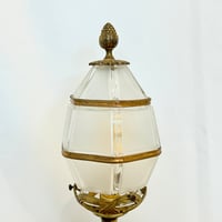 Image 5 of Lampe de table fin XIXe néoclassique avec pied en bronze et verre dépoli ogive
