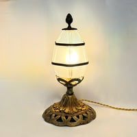 Image 1 of Lampe de table fin XIXe néoclassique avec pied en bronze et verre dépoli ogive