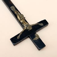 Image 5 of Crucifix ancien XIXe en bois noirci et laiton 