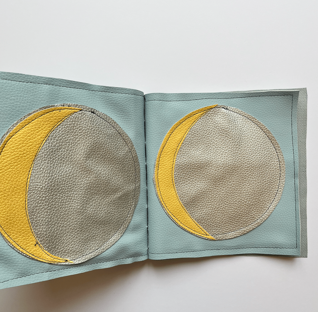 Image of LIVRE EN TISSUS