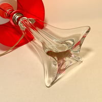 Image 7 of Lampe à poser en cristal vintage 1940 - 50 et abat-jour plissé ruban rouge