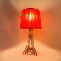 Image 2 of Lampe à poser en cristal vintage 1940 - 50 et abat-jour plissé ruban rouge