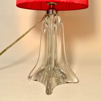 Image 6 of Lampe à poser en cristal vintage 1940 - 50 et abat-jour plissé ruban rouge