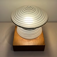 Image 4 of Lampe de table vintage verre de Murano forme champignon et socle bois – années 1960