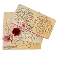 Image 1 of Classic Rolled Flower Bundle