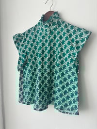 Image 3 of La Isla shirt