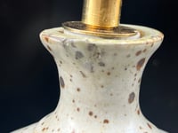 Image 8 of Grande lampe céramique grès beige gris pyrité vintage 1960s - 1970s - Abat-jour en raphia