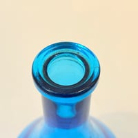 Image 5 of Bouteille vintage en verre bleu - Made in Belgium 1960 1970 - Carafe