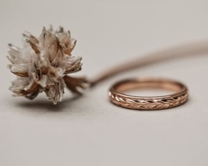 Image of 18ct Rose gold 3mm ‘Olive leaf’ and milled edge engraved ring