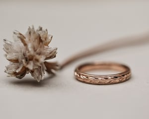 Image of 18ct Rose gold 3mm ‘Olive leaf’ and milled edge engraved ring
