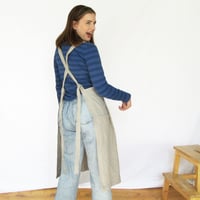 Image 2 of Pleated Linen Apron for Artists with Cross Back Straps and 3 pockets. No25:2