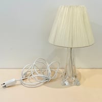 Image 8 of 1 - Pied de lampe à poser signé Daum, cristal, avec abat-jour plissé ruban, années 50 - 60