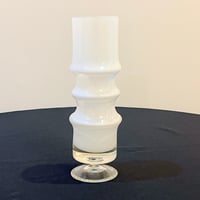 Image 4 of  Vase design vintage en verre opalin blanc Karl Friedrich Glas - Allemagne - Années 1960–70