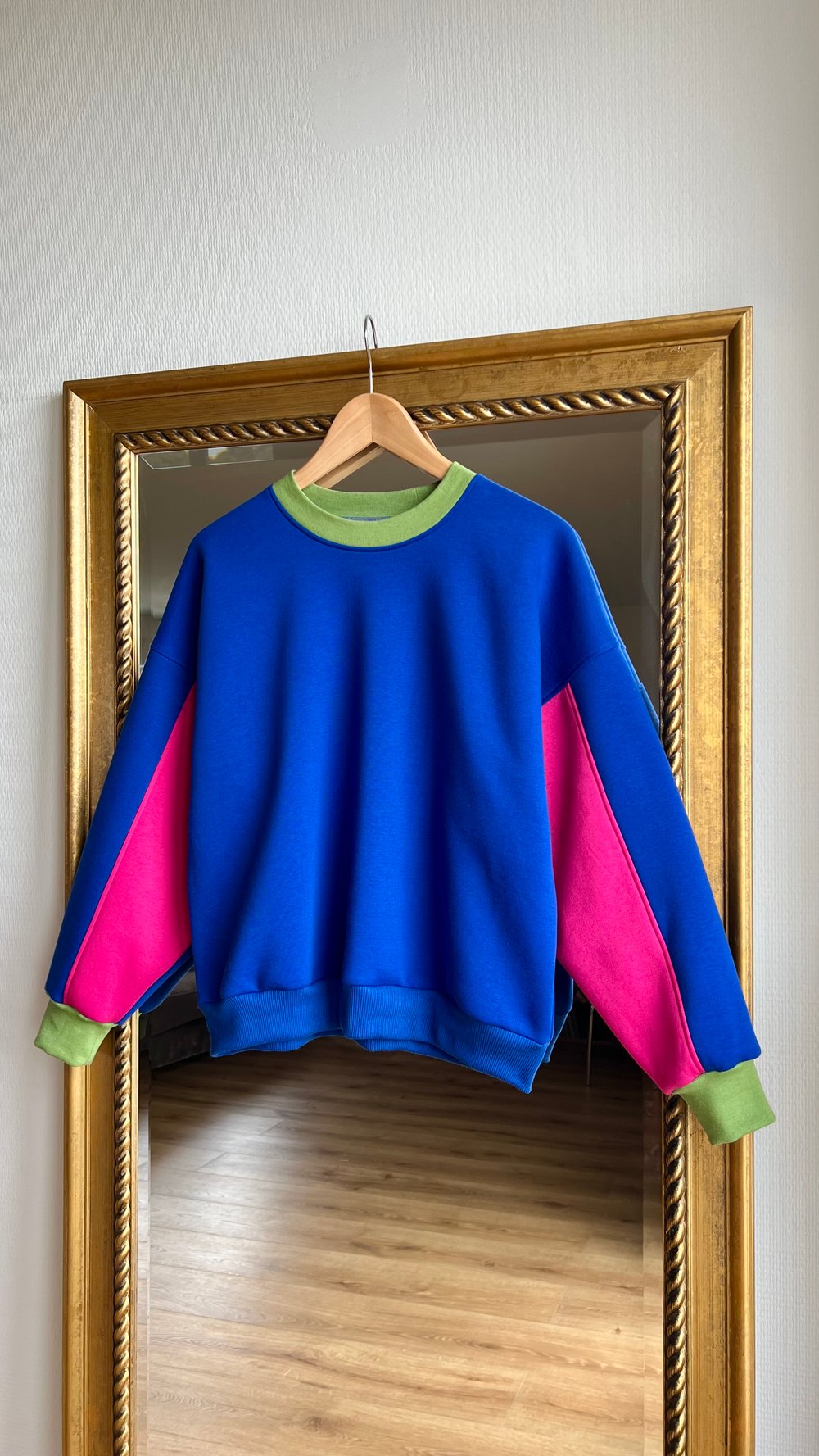 Image of SWEAT APOLLO