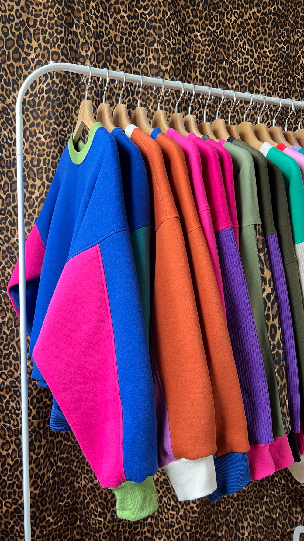 Image of SWEAT APOLLO