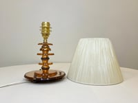 Image 3 of lampe boudoir Art Déco – verre rosaline taillé, années 1930 – abat-jour plissé ruban