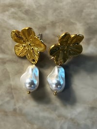 Image 1 of Golden Flower & Pearl Earrings-Stainless Steel