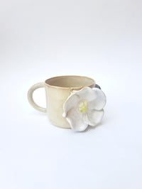 Image 1 of Floral mug (cream)