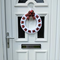 Image 2 of  Tartan yarn wreath, tartan door wreath, tartan wall wreath