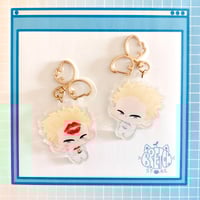 Llavero Knives besito en la frente