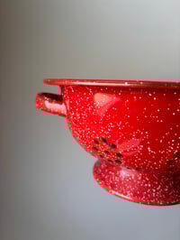 Image 2 of Vintage enamelware colander 