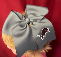 Gray Leaping Lion Bow