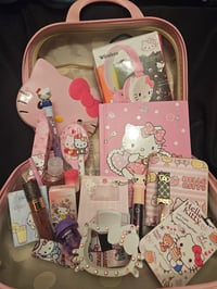 Image 3 of Hello Kitty Pink Suitcase Bundle 