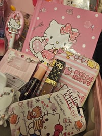 Image 6 of Hello Kitty Pink Suitcase Bundle 