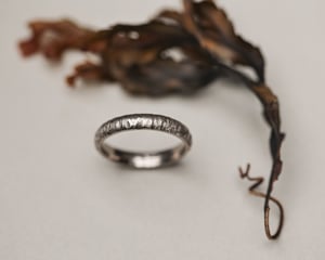 Image of 18ct White gold 4mm horn texture ring