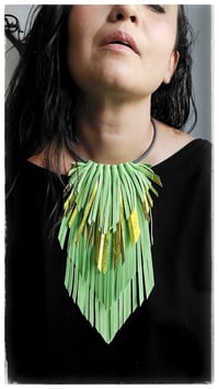 Image 8 of Collana in pelle artigianale CROW SMALL - Lime- 10% off