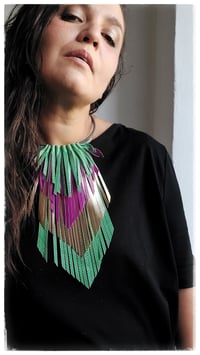 Image 9 of Collana in pelle artigianale CROW SMALL - Tropicana