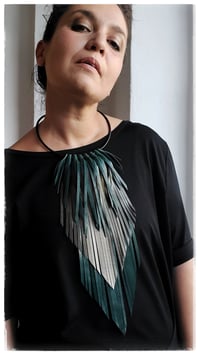 Image 6 of CROW MEDIUM Necklace - Dark Green