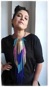 Image 6 of Collana in pelle artigianale CROW KING - Notturno Tropicale