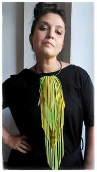 Image 9 of Collana in pelle artigianale CROW KING - Lime - 10% off