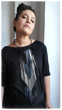 Image 7 of Collana in pelle artigianale CROW KING - Piombo