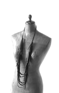Image 5 of Collana in pelle artigianale NINFA - Black - 20% off