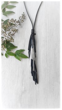 Image 5 of Collana in pelle artigianale SIRENA - NeroSilver