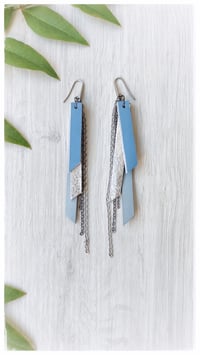 Image 2 of Orecchini pendenti in pelle NINFA - AzzurroSilver 