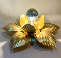 Image 5 of Applique murale fleur en métal doré à la feuille Masca 1970 1980 Hollywood Regency