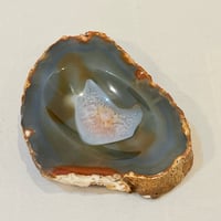 Image 3 of Copy of Vide-poche en tranche d'agate cristal bleu - marron - vintage 1960 cendrier 