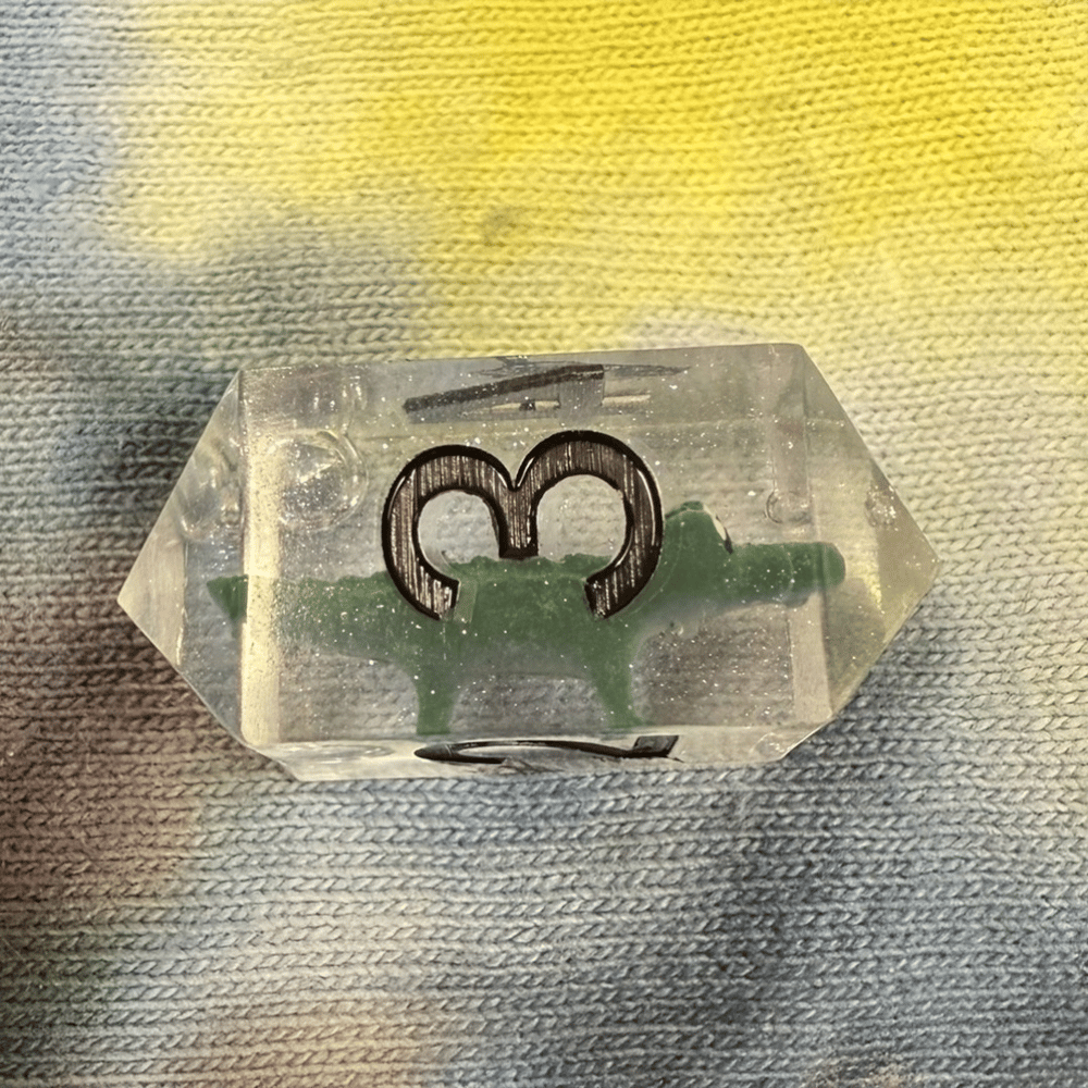 Image of Gator Filled D4 (Crystal)