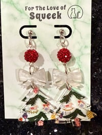 Image of *Christmas Tree with Bow and Glitter!