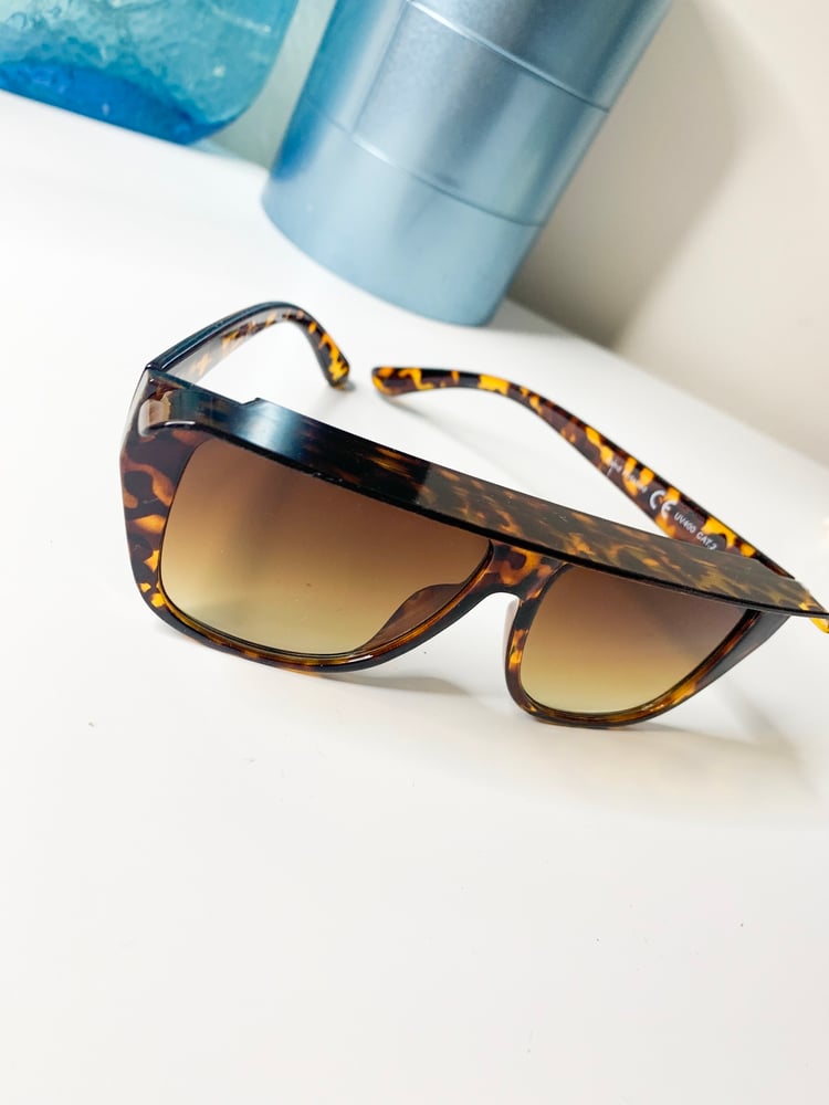 Image of Oversize Visor Sunglasses 