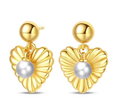 Image of Heart pearl earrings 💛