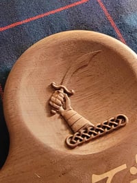 Image 3 of Elliot Family Crest