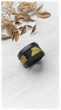 Image 4 of Bracciale bangle artigianale in pelle ESSENTIAL MEDIUM- Red Eden