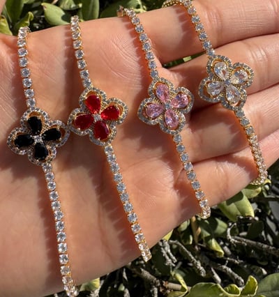 Image of Clover 🍀 