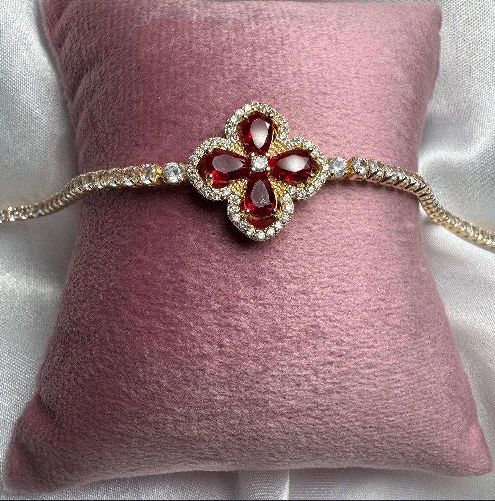 Image of Clover 🍀 