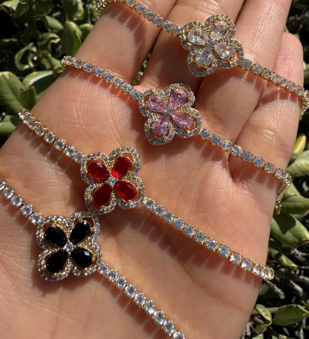 Image of Clover 🍀 